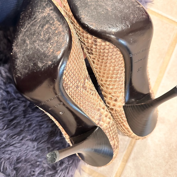 Burberry Snakeskin Patterned High Heels (37) - Picture 15 of 15